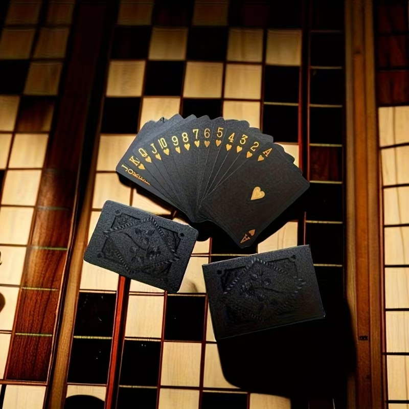 Color Black Gold Playing Card  - Board Game With Chips recensione e prezzo
